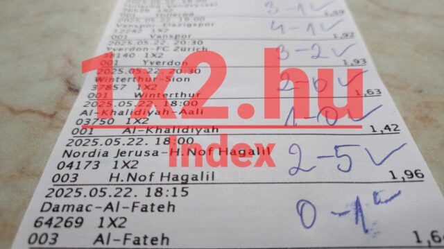 Sportfogadás szelvény látható teli Tippmix tippekkel. Kézzel írt kvóták és eredmények találhatók rajta. Fedezd fel a legjobb Tippmix tippeket és ingyenes sportfogadás tippeket a sikeres fogadásokért!