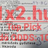 Nyertes sportfogadási szelvény kézzel írt végeredményekkel és pipákkal, amelyen a teljes eredő odds 10,47.