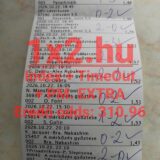 Kézzel felírt meccseredményeket tartalmazó kinyomtatott sportfogadási szelvény.